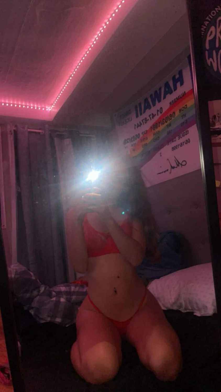 Que tal esta pendeja main image
