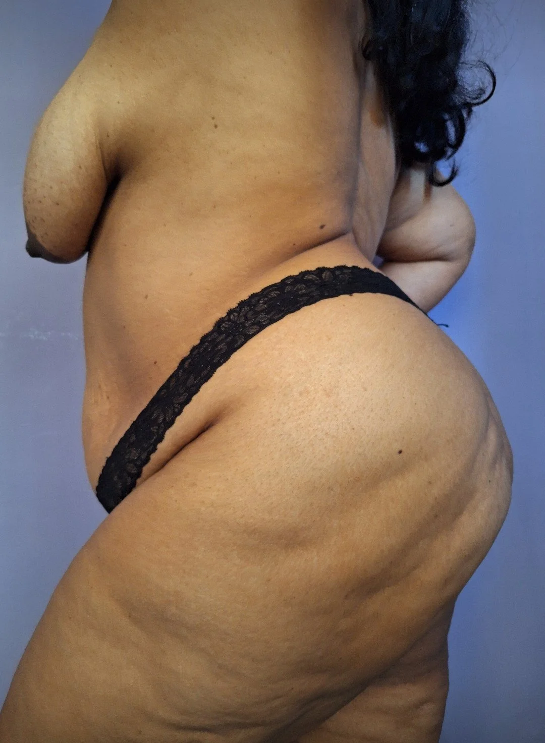 Shy Latina Grande image 4