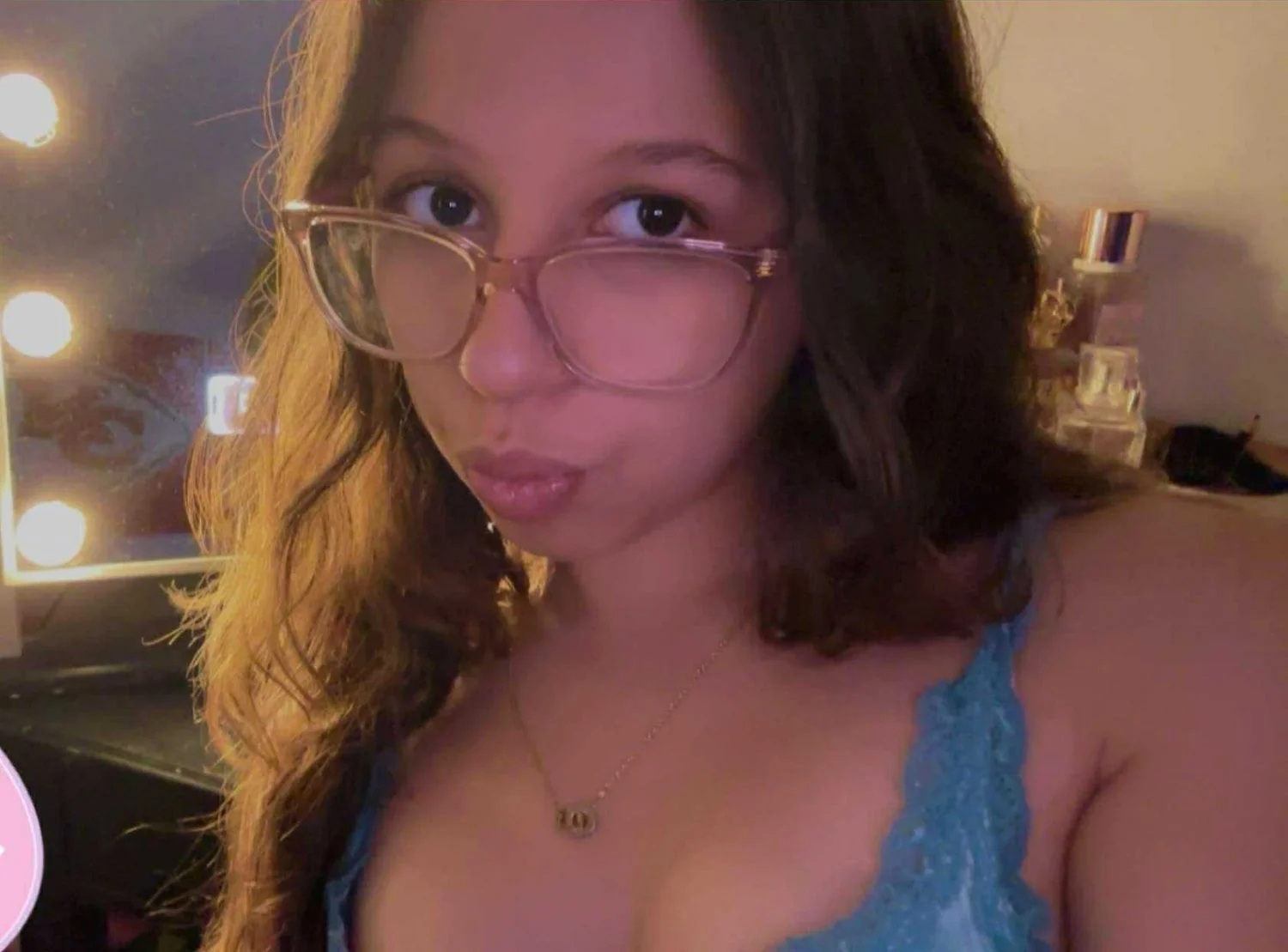 Sexy MAGA nerd from KC 🇺🇸 has juicy cunt image 13