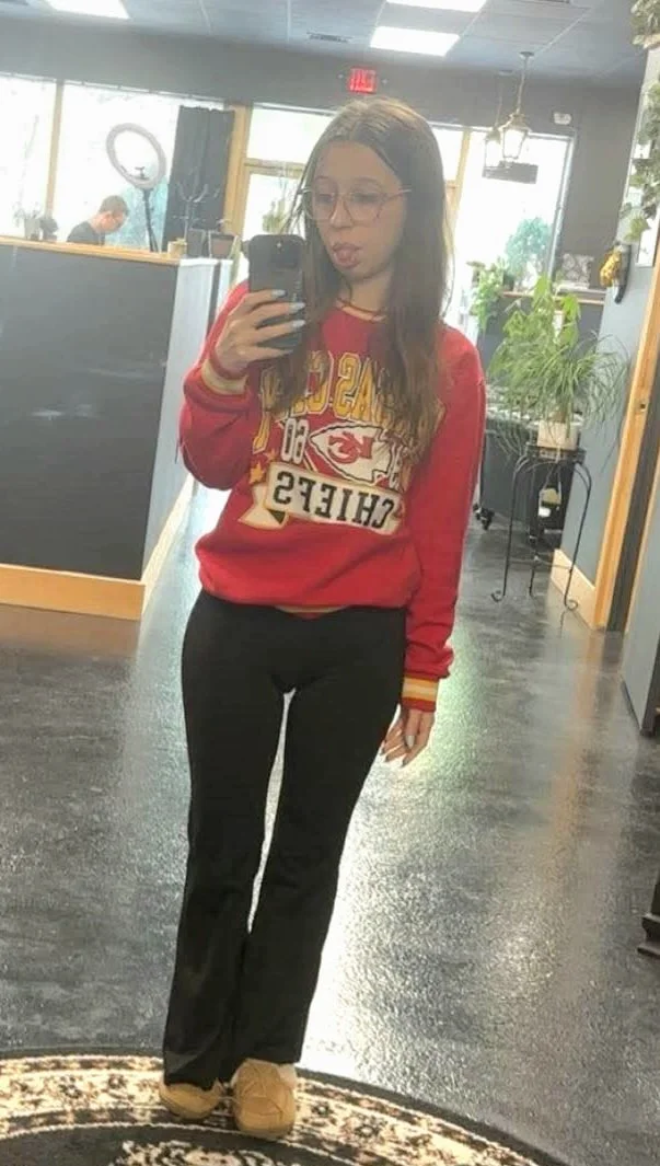 Sexy MAGA nerd from KC 🇺🇸 has juicy cunt image 18