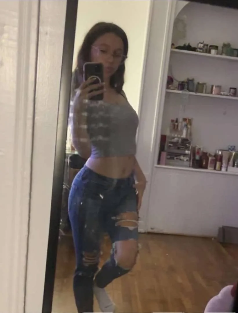 Sexy MAGA nerd from KC 🇺🇸 has juicy cunt image 9