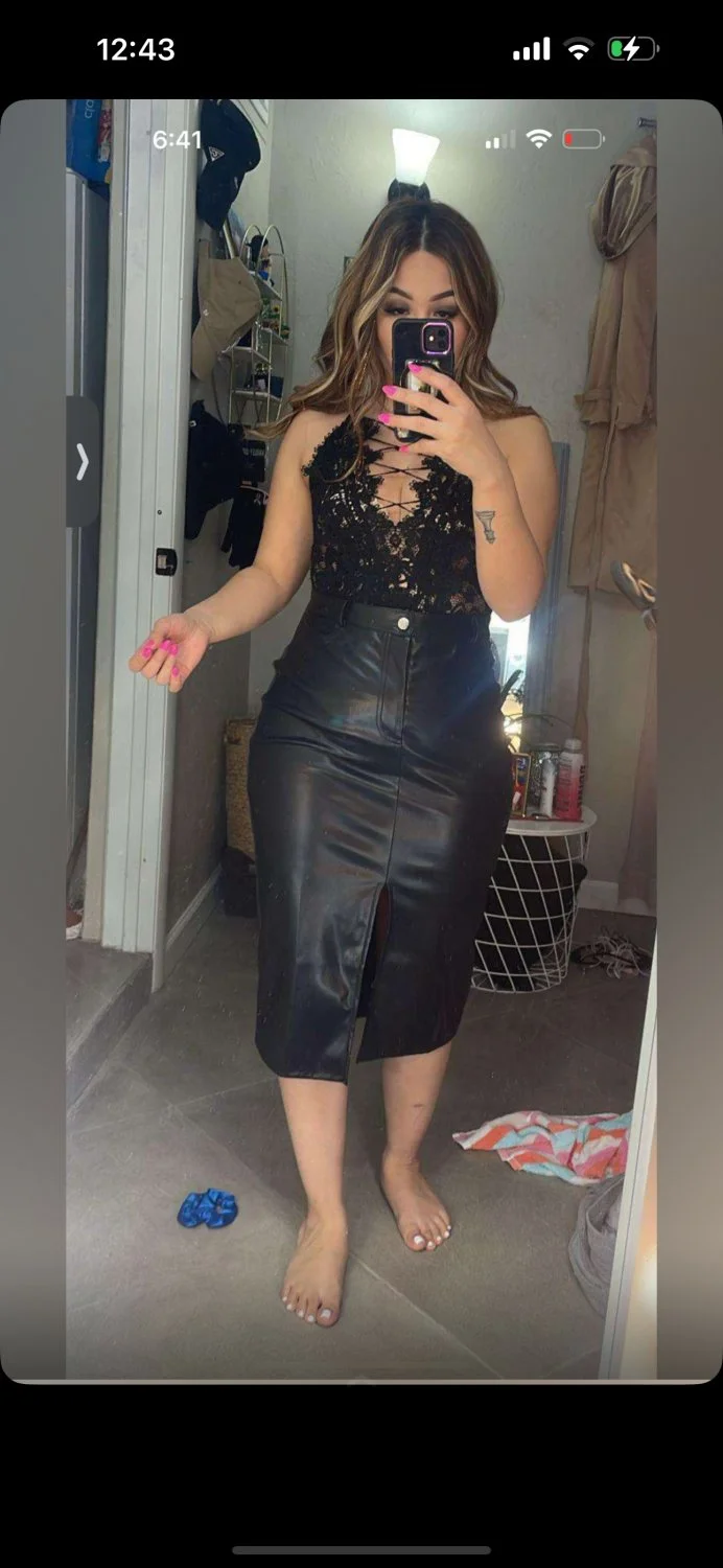 IRL Latina gym slut message lozdos520 on KIK if you want to see more of her image 16