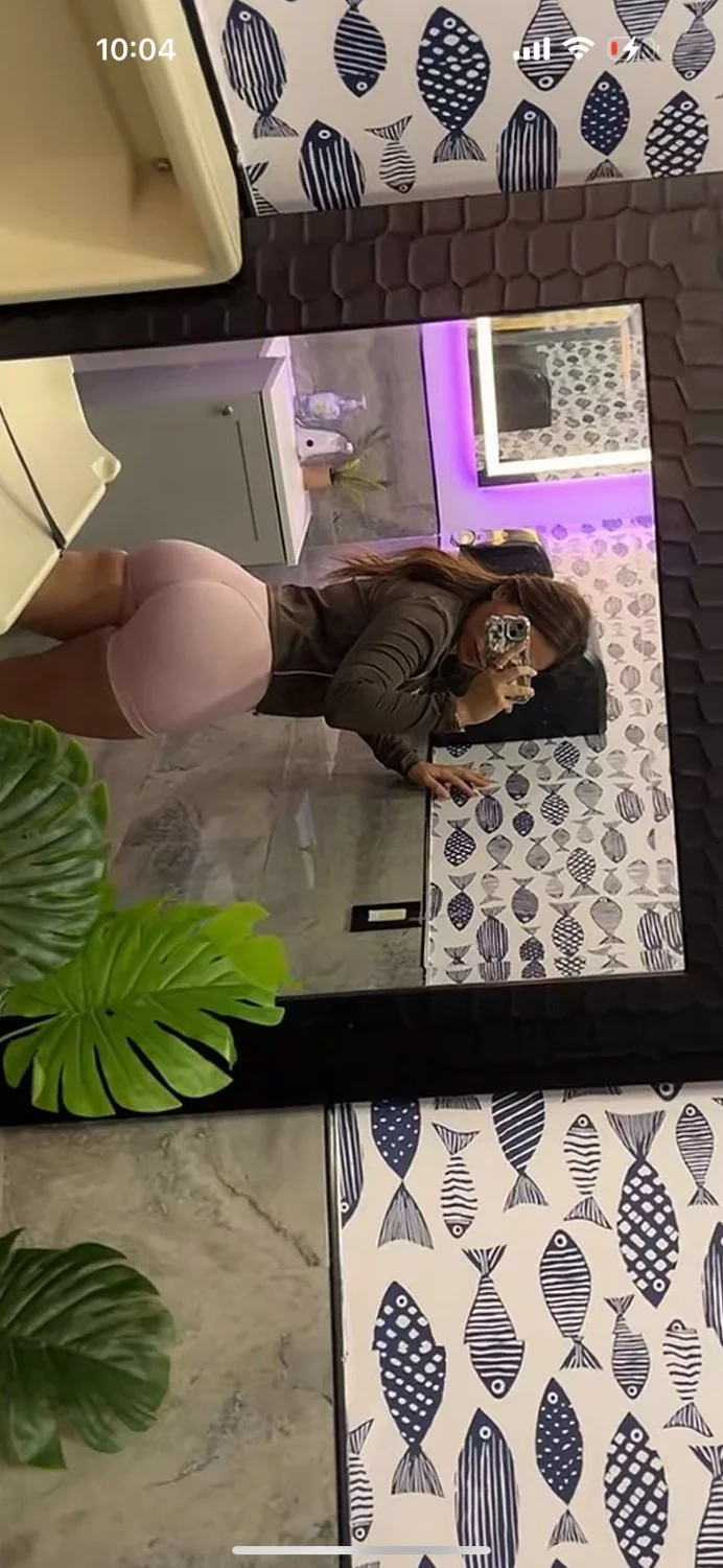 IRL Latina gym slut message lozdos520 on KIK if you want to see more of her image 3
