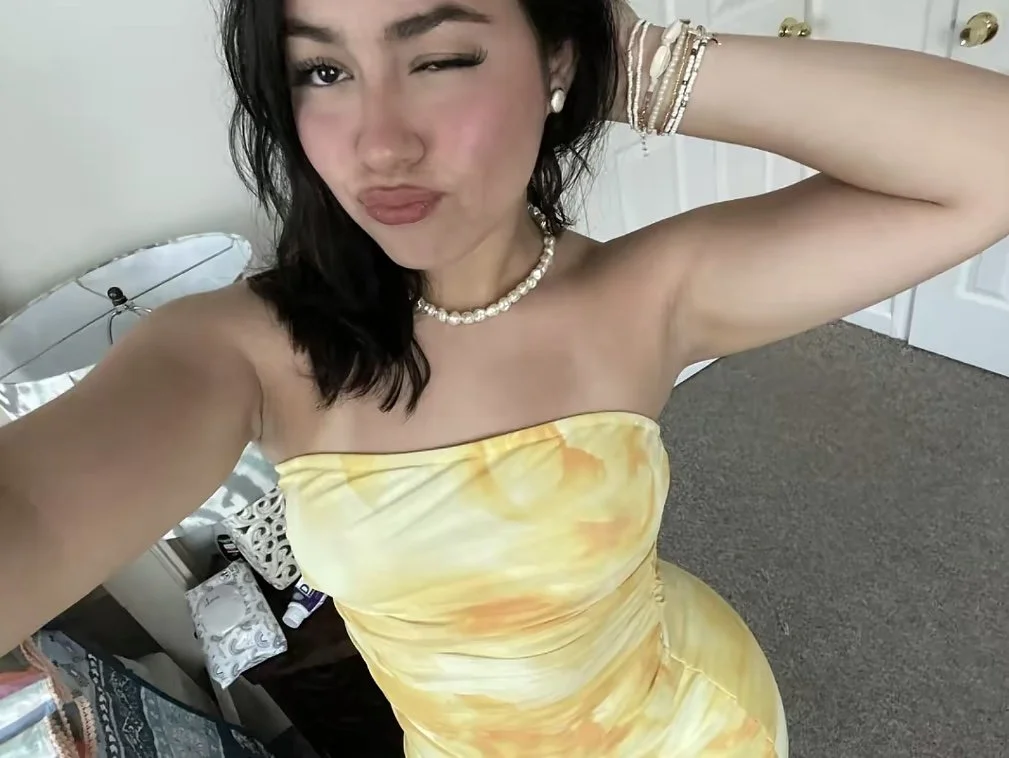 Sexy Latina p11 image 1