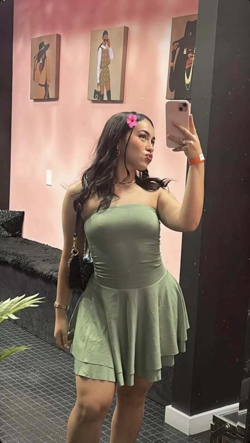 Sexy Latina p11 image 4