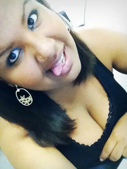 amiga gorducha deliciosa com tetao quase saltando image 2