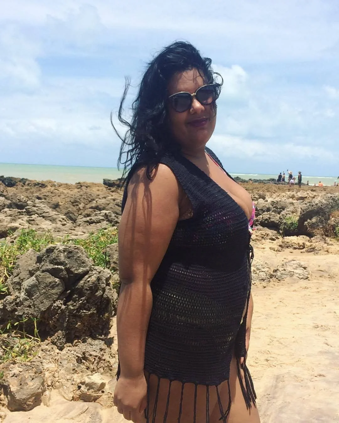 amiga gorducha deliciosa com tetao quase saltando image 3