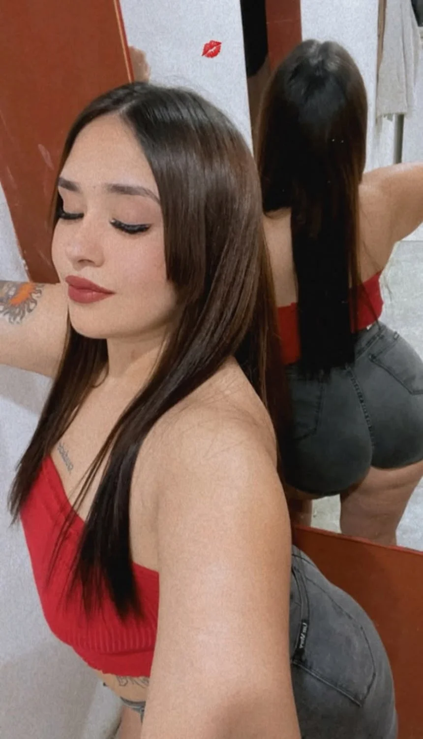 Pendeja argentina exibe su rico culazo en Facebook🤤🇦🇷 image 18