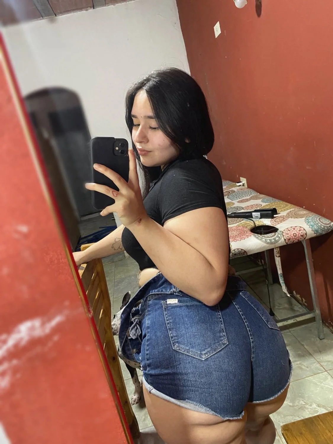 Pendeja argentina exibe su rico culazo en Facebook🤤🇦🇷 image 27