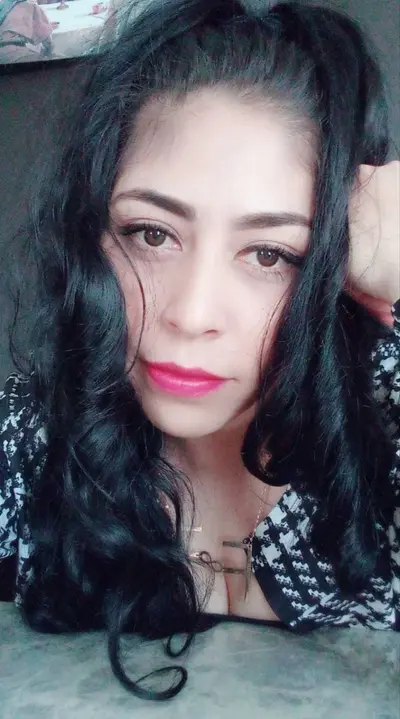 Naye casada infiel cover image