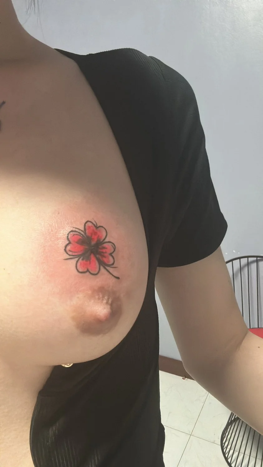 Bee ladyboy image 28