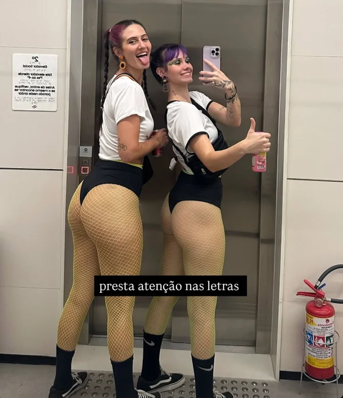 Julia k barni e sua irmã doidas para dar o cú no carnaval image 5