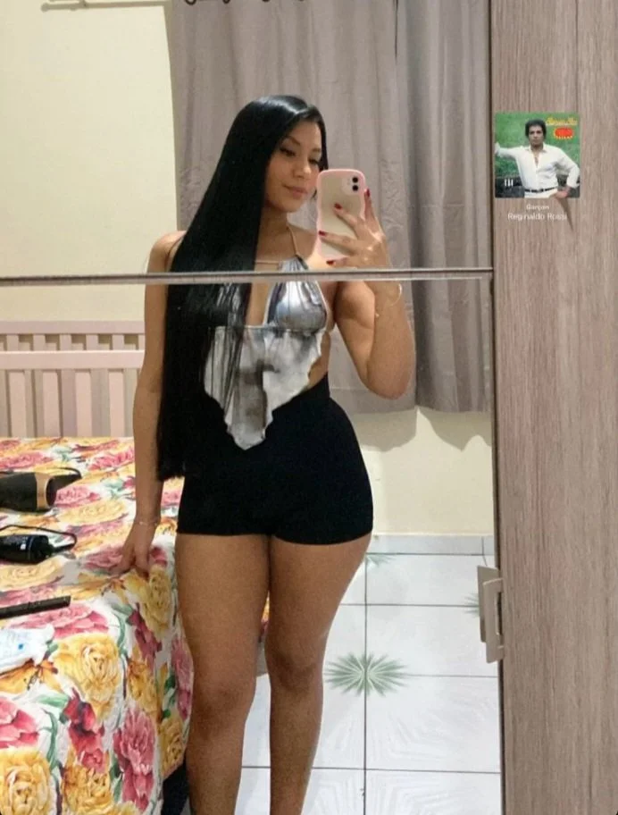 Alguém conhece essa gostosa de Manaus zona sul? main image