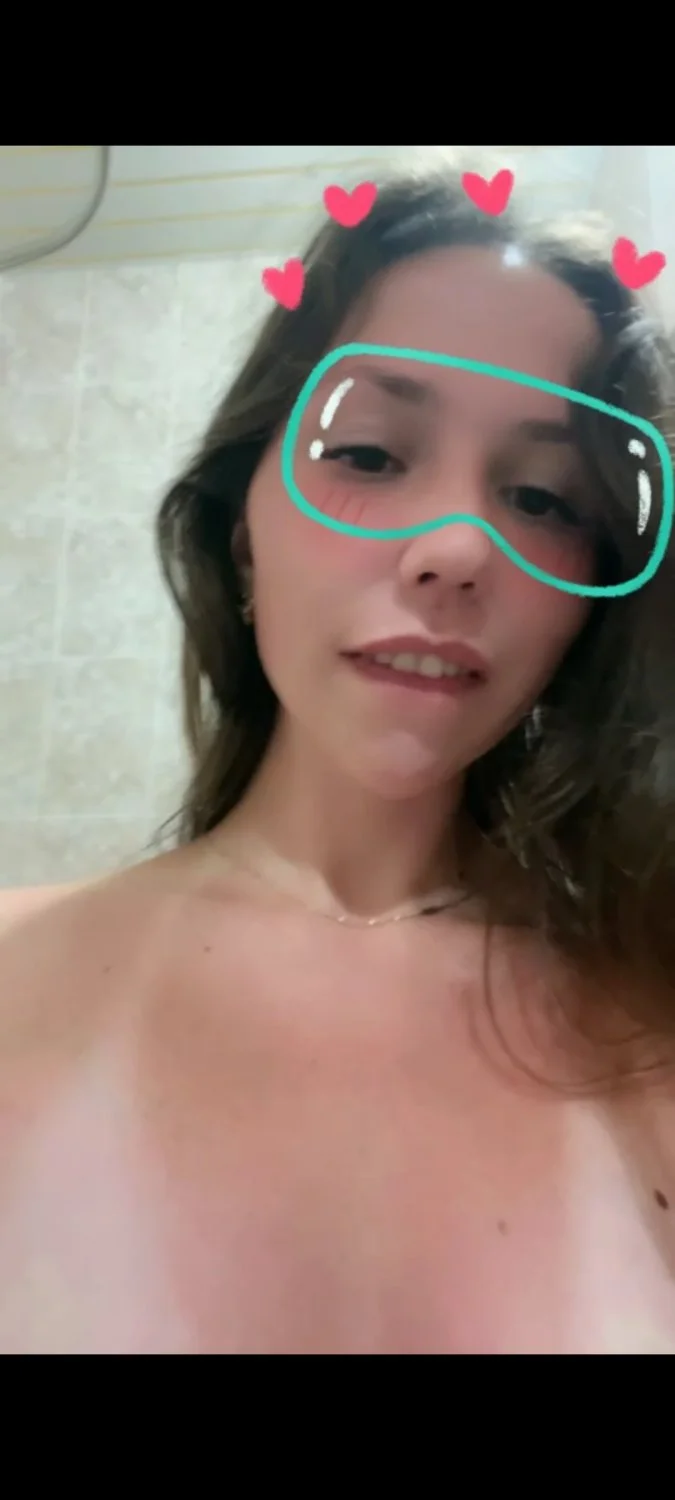 Novinha gostosa exhibe image 6