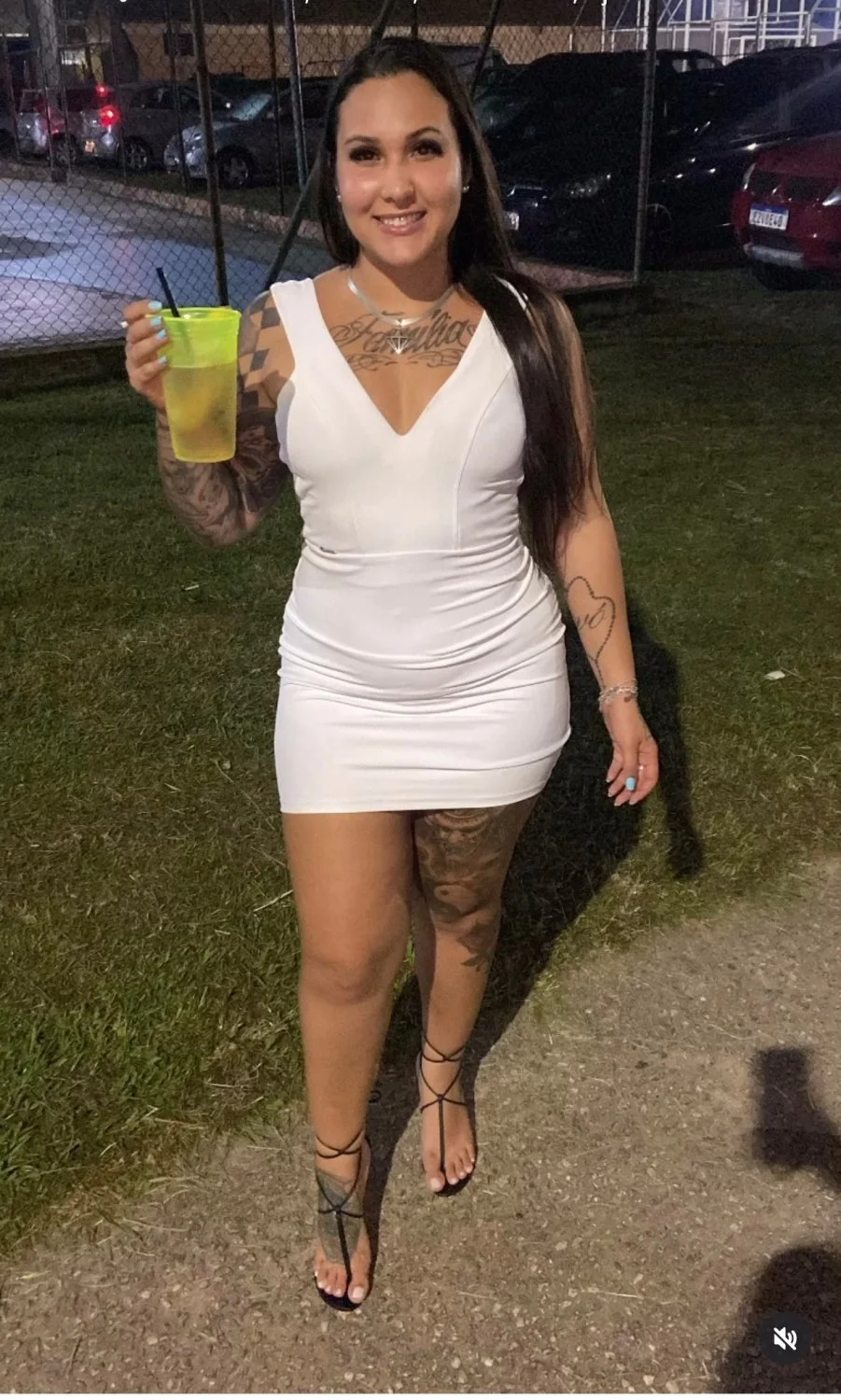 Motogirl foi entregar a marmita e já virou marmita do bandido | Cavala rabuda tatuada image 1