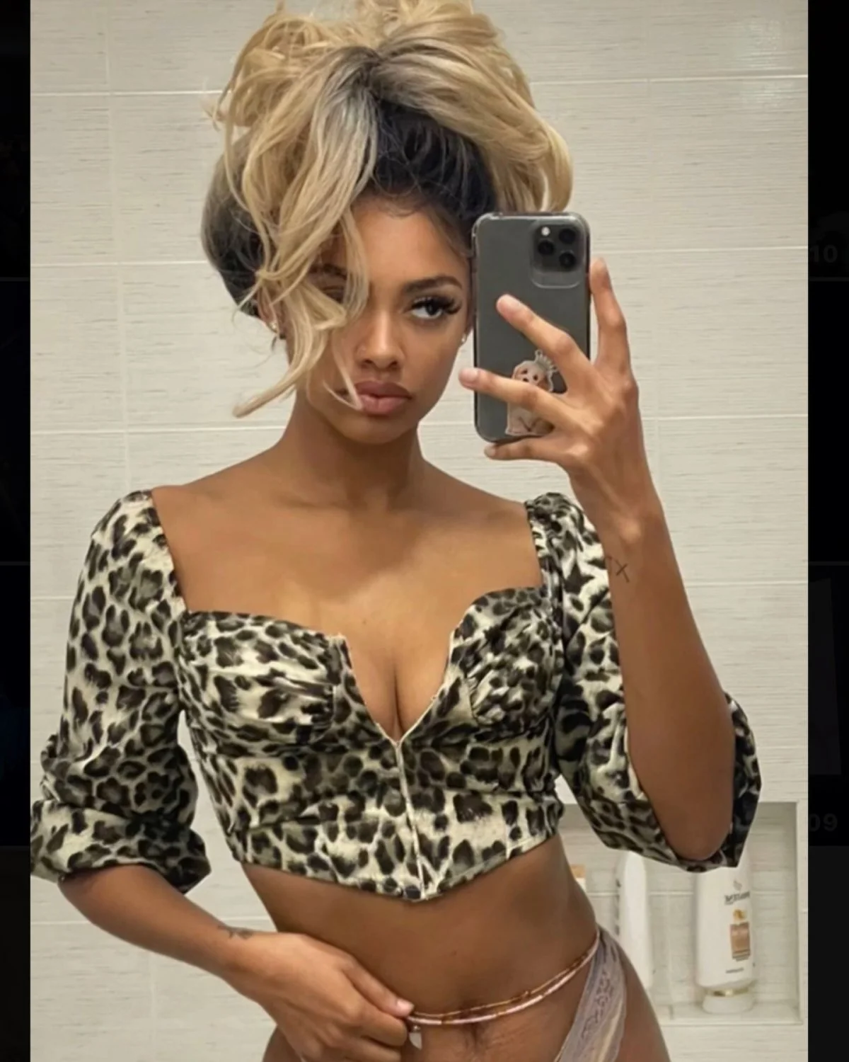 naaharasuako (my fav IG baddie) image 12