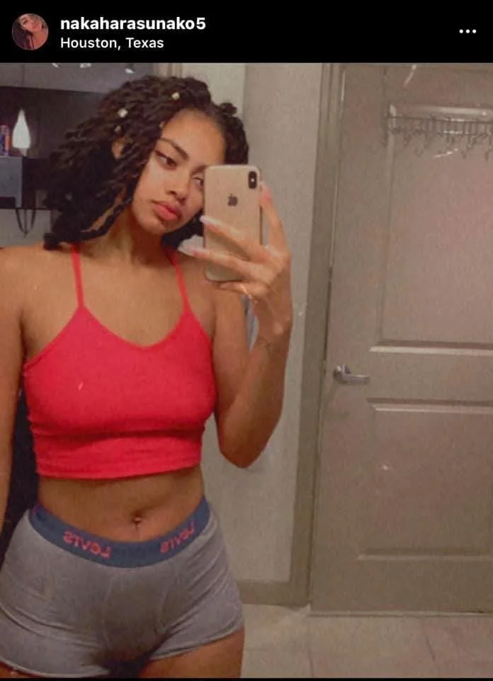 naaharasuako (my fav IG baddie) image 27