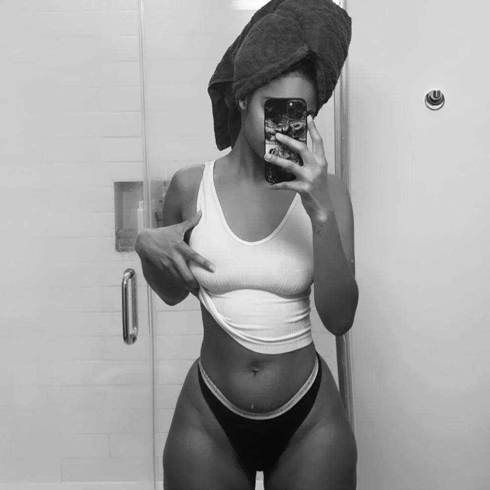 naaharasuako (my fav IG baddie) image 6