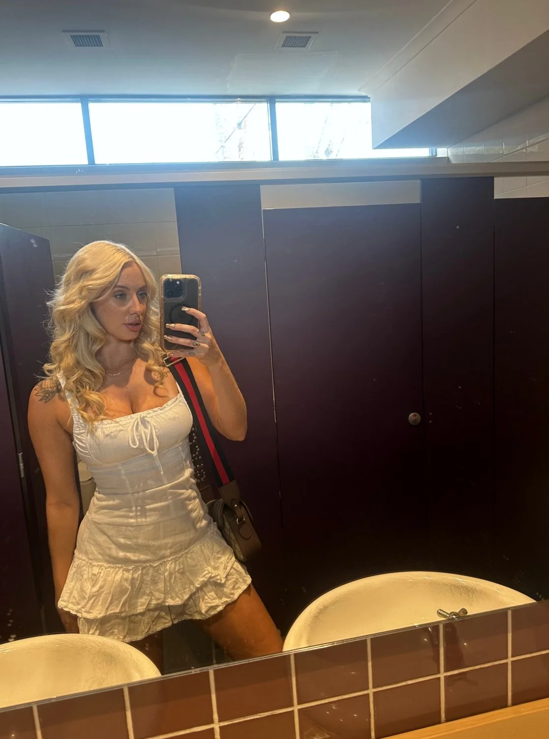 I heard you like blondes main image