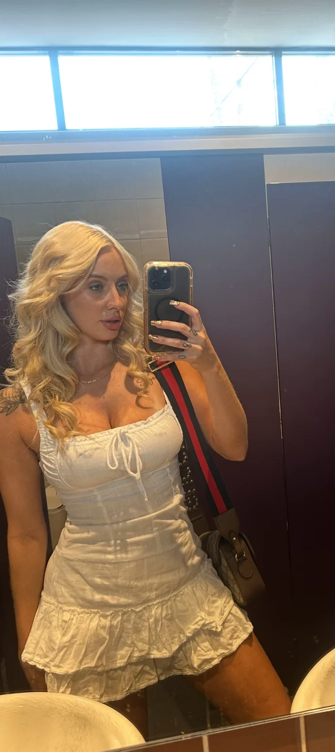 I heard you like blondes image 2