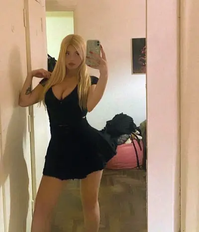 Sol Obertti. Rubia hermosa. De rico cuerpo 😋, sabrosas 🥵 Tetas y Panocha 🤤 deliciosa cover image