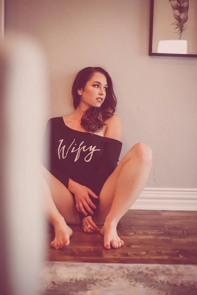 Gorgeous Amanda Boudoir image 15