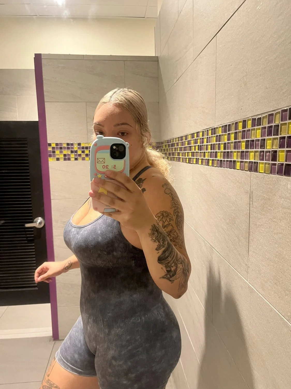 Chubby rave slut from Seattle exposed image 10