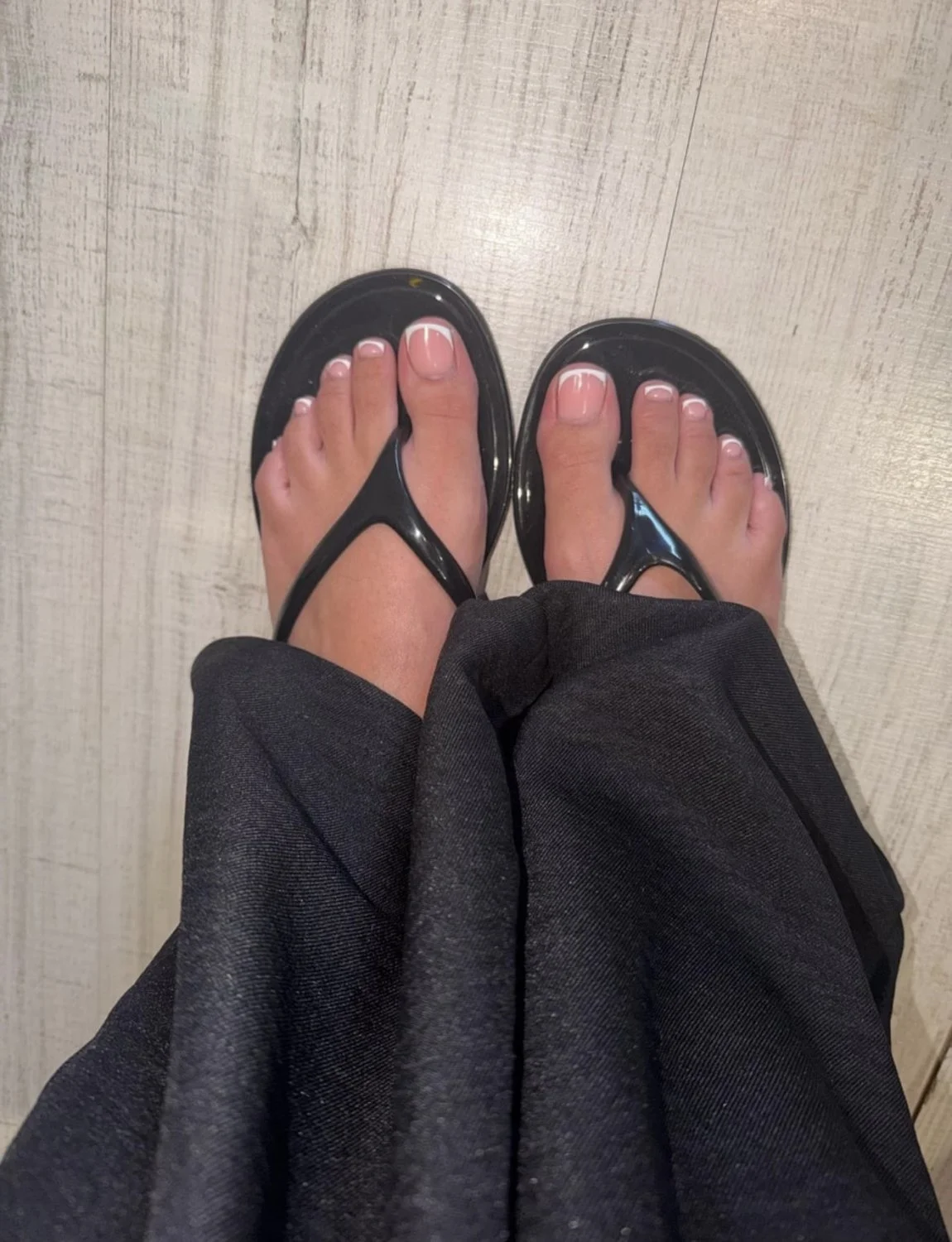 My side chicks feet image 1