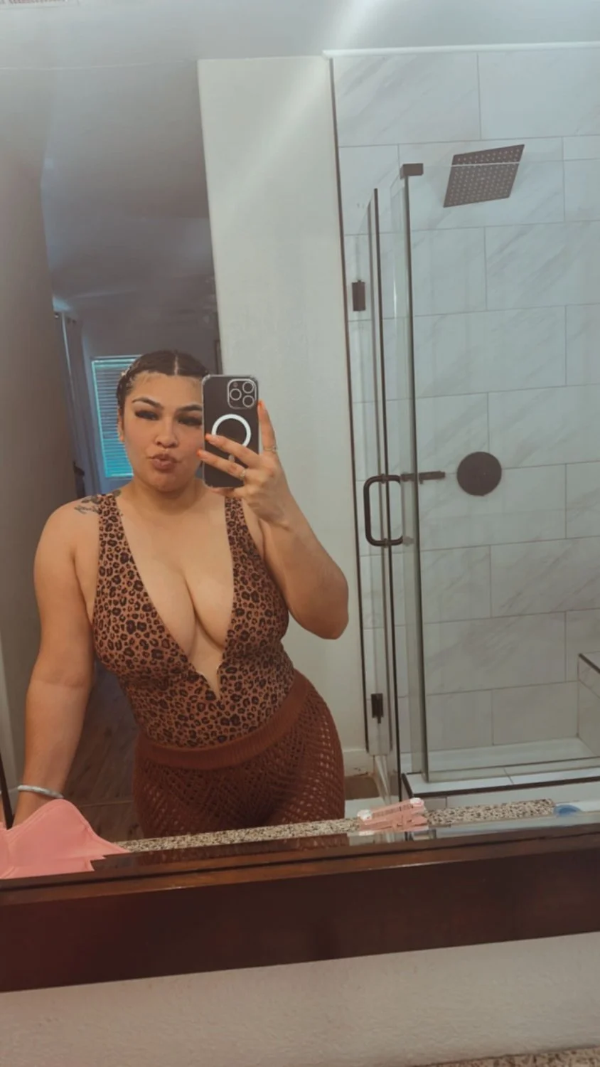 Latina with fat ass titties main image