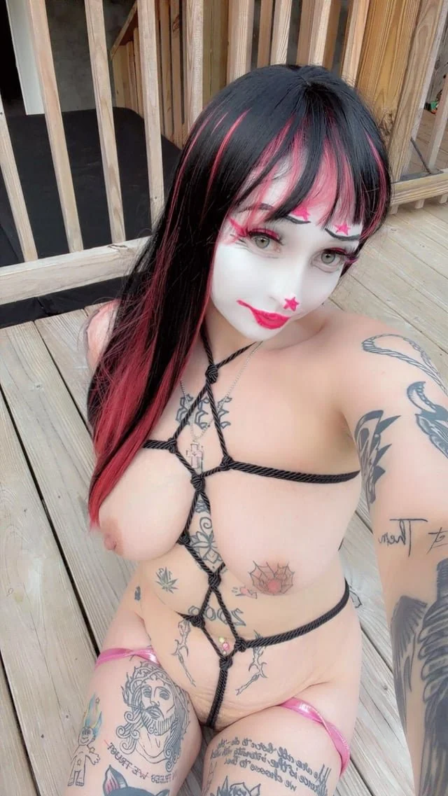 Stripper with a Clown Fetish image 11