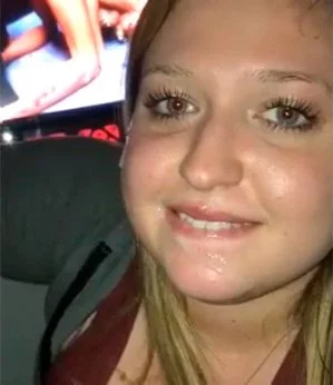 Gloryhole Blowjob ends with invitation to their house image 2