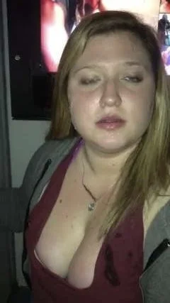 Gloryhole Blowjob ends with invitation to their house image 3