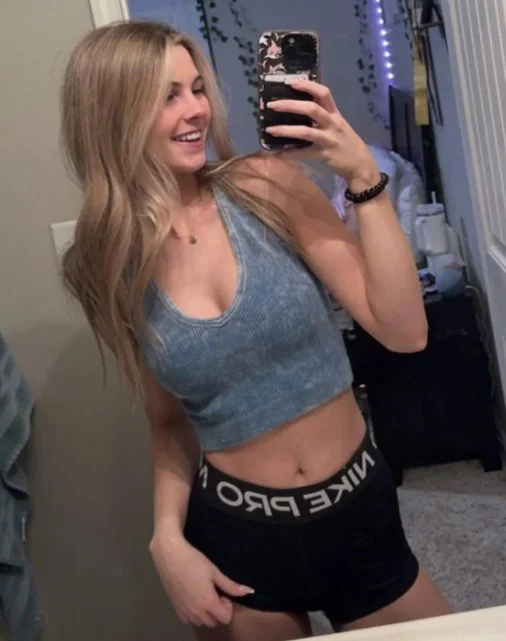 More Lexi Smith main image