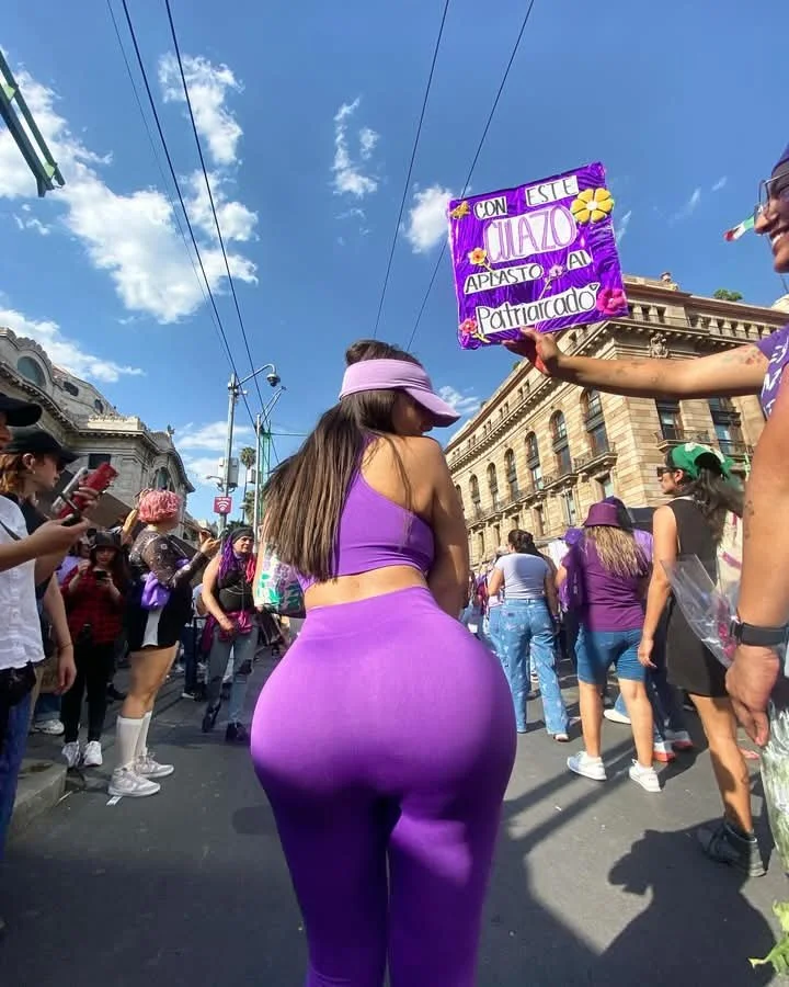 Puta feminista culona image 21