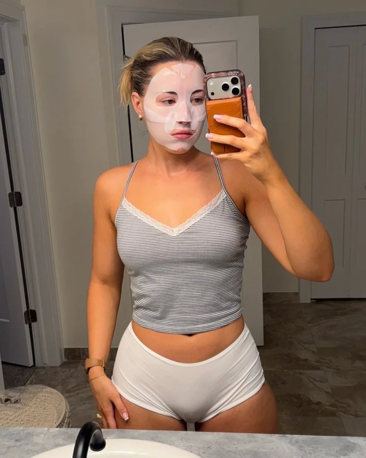 Blonde gymrat image 17