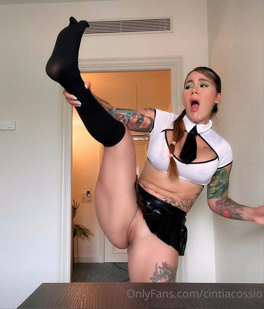 Cintia buenísima colombiana image 2