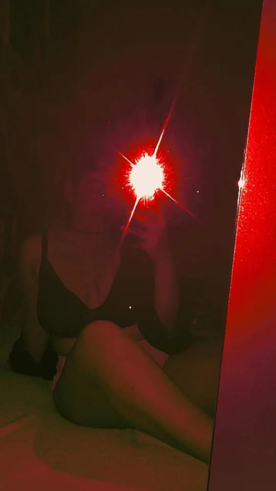Cómo no enamorarse de esta hermosa mujer con grandes y ricas tetas la hija de papi toda una puta image 9