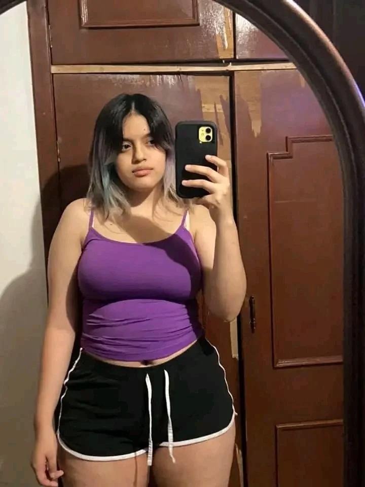 La colegiala mas tetona del curso image 2
