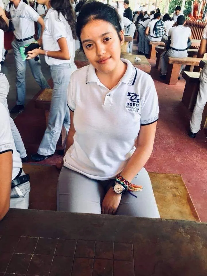 La colegiala mas tetona del curso image 6