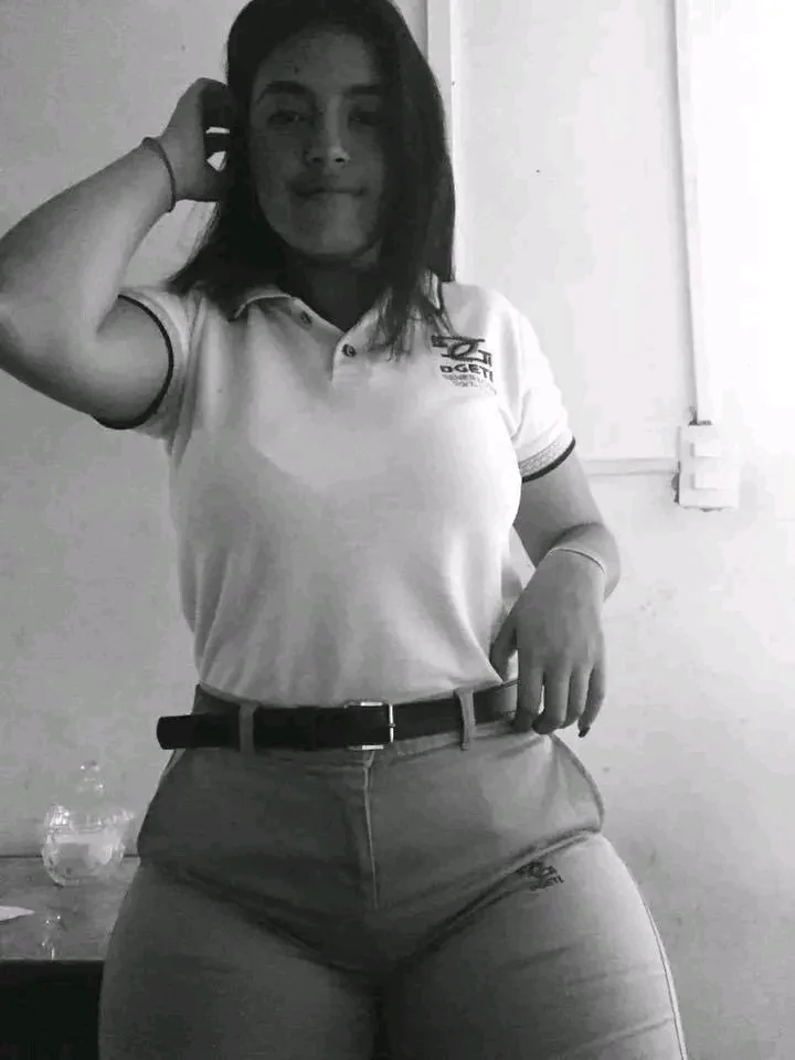 La colegiala mas tetona del curso image 9