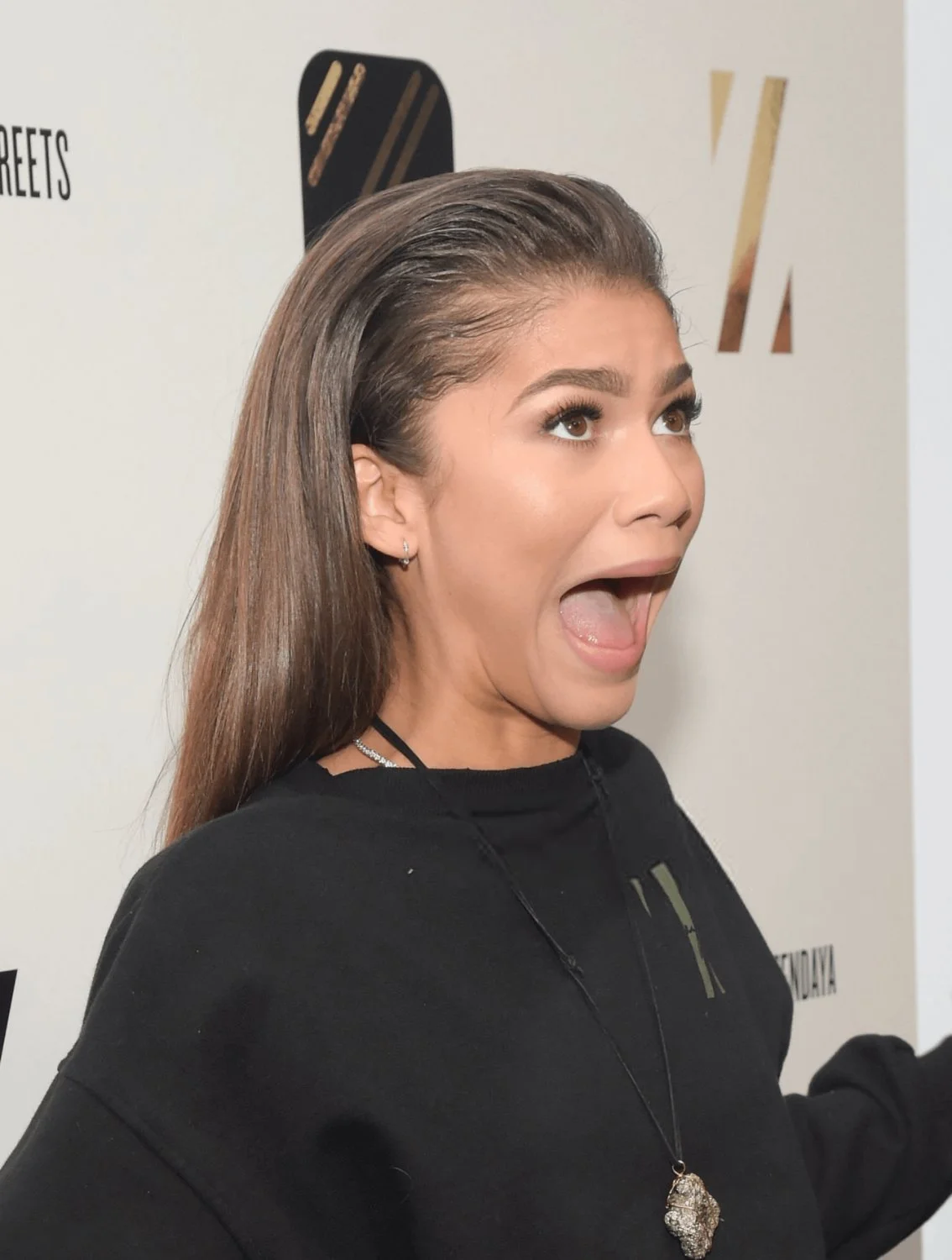 Zendaya hot tongue image 12