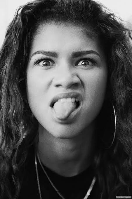 Zendaya hot tongue image 4