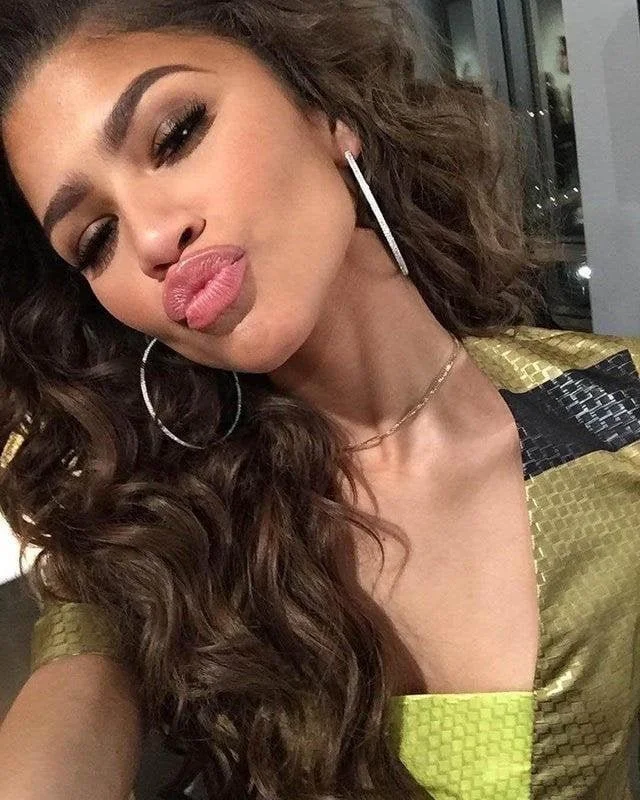 Zendaya hot tongue image 9
