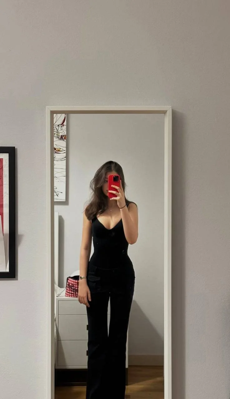 Mia 19 image 3