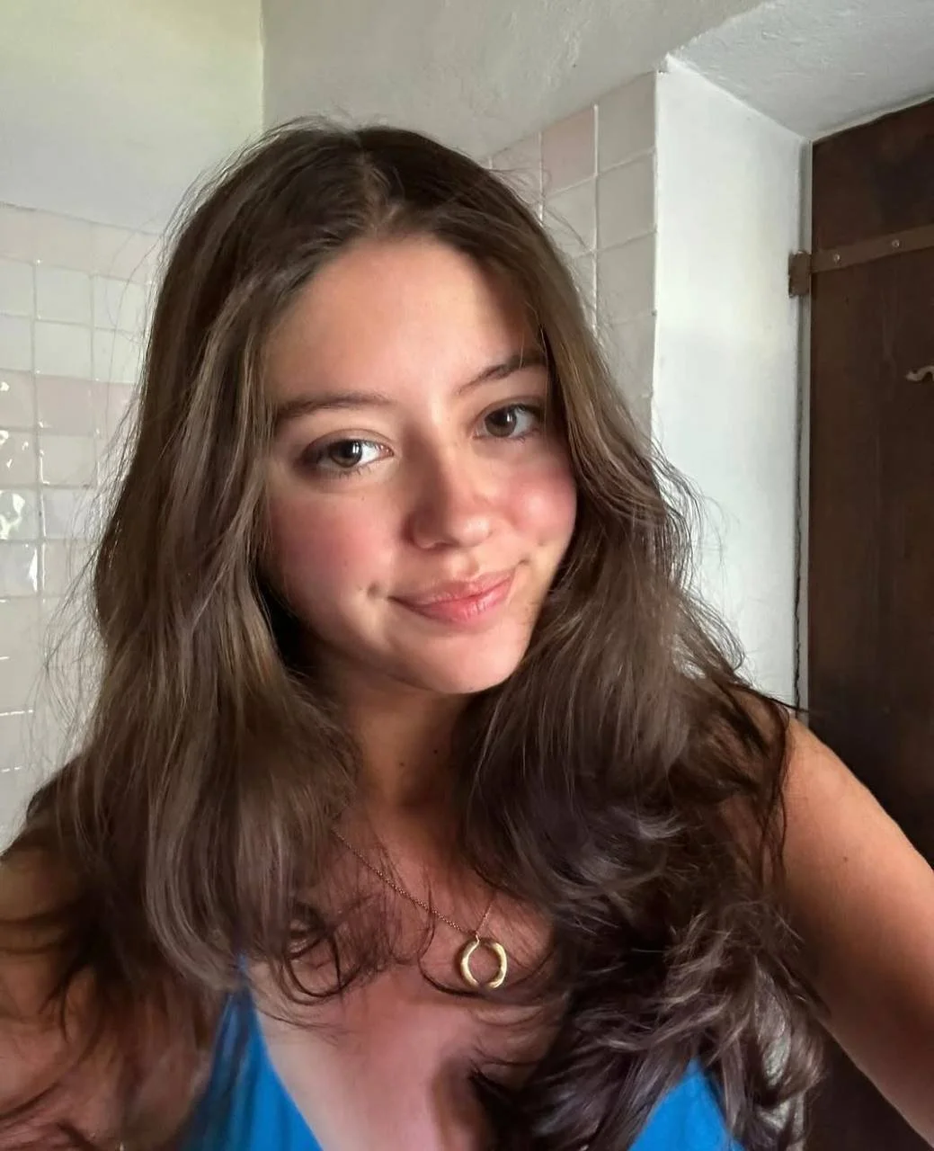 Mia 19 image 8