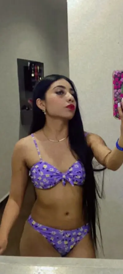 Rica girl putita sexy en bikini flaquita cover image