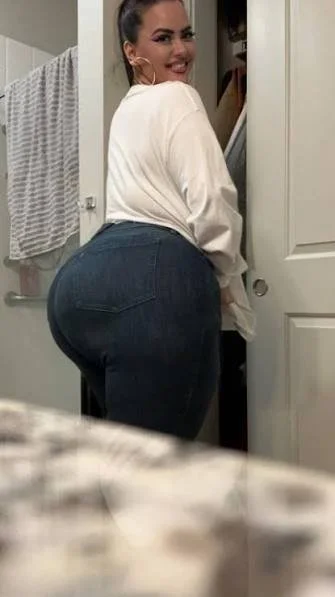 ChuNky M3g4 L@t1nA bbW bootY !! image 22