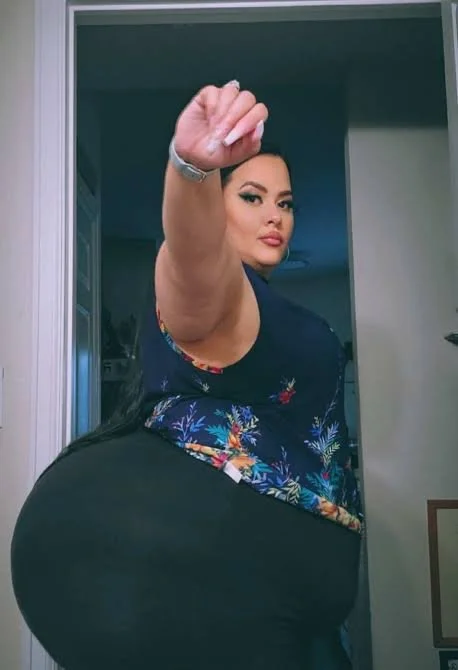 ChuNky M3g4 L@t1nA bbW bootY !! image 3