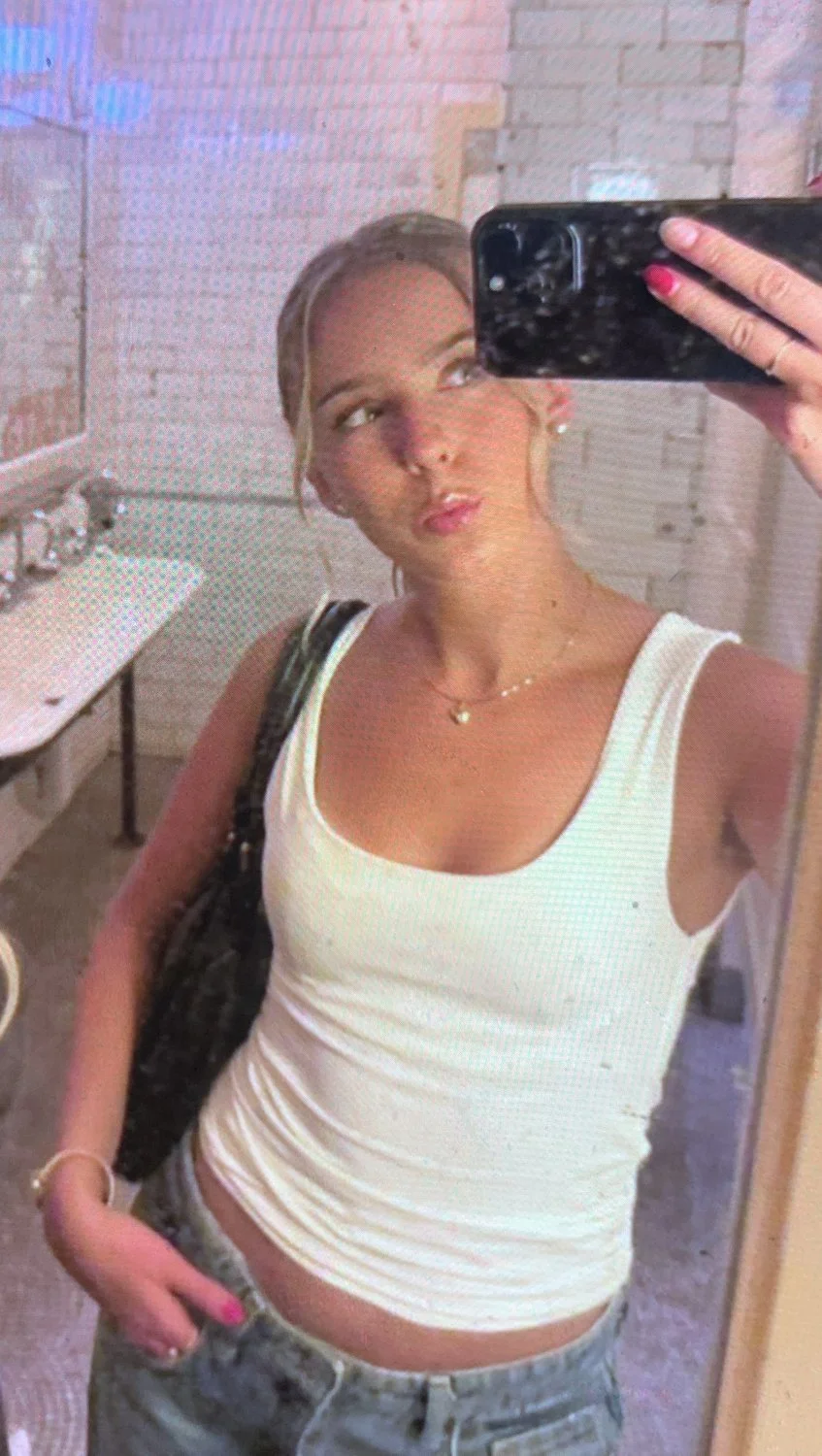 Beautiful girl, dm for more on her image 6