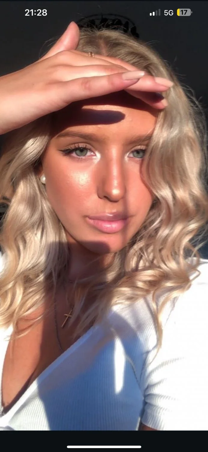 Beautiful girl, dm for more on her image 7